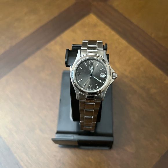 ESQ Swiss Movado Watch Women Silver Tone Stainless Steel Grey Face E5054 - Picture 3 of 4